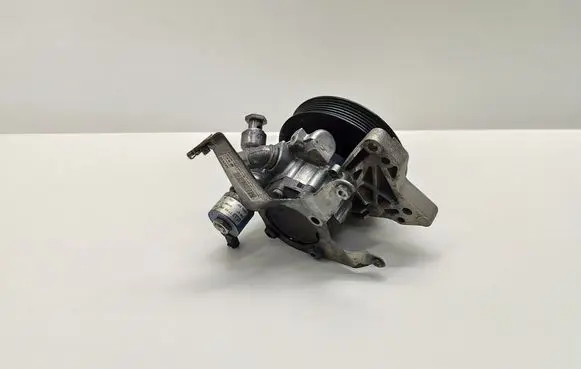 BMW 5 E60 E61 Power steering pump 7735242102 7735242 7697974102