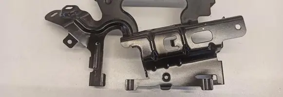 Volvo XC40 Radiator mount bracket 32217573