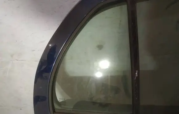 Toyota Yaris Rear vent window glass as2