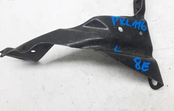 Audi A4 S4 B7 8E 8H Fender mounting bracket 8E0821135CA4B7