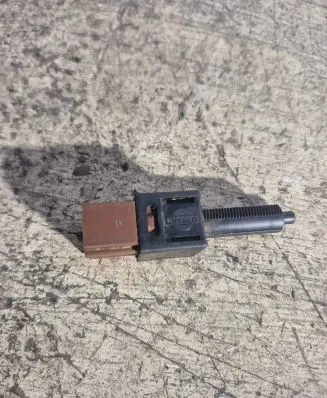 Nissan Primera Brake pedal sensor switch 4x04u