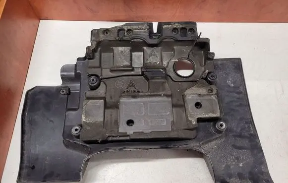 Toyota Avensis T270 Engine cover (trim)
