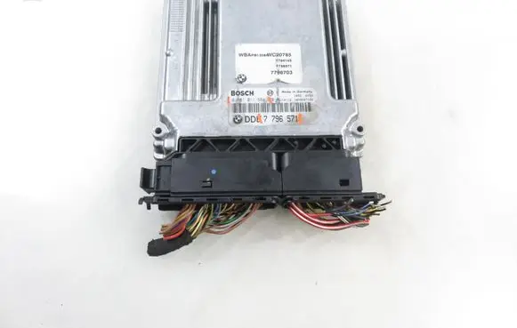 BMW X3 E83 Engine control unit/module 7796571 0281011564