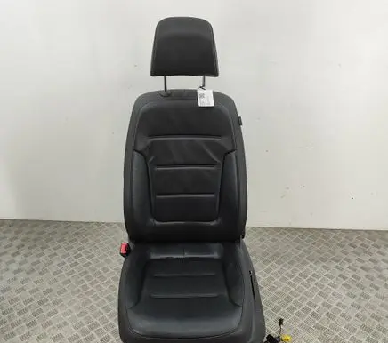 Volkswagen Touareg II Front driver seat 7P6881105B 7P6881375R