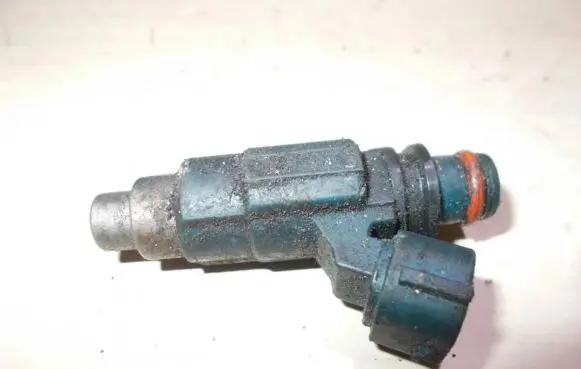 Mazda 626 Fuel injector INP781