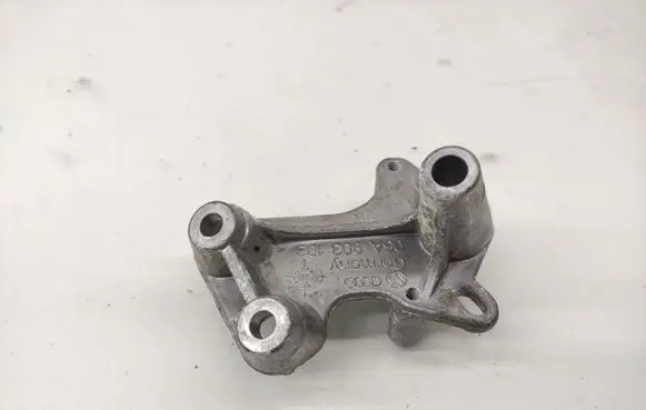 Volkswagen Golf VI Engine mounting bracket 06A903103
