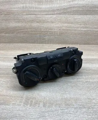 Volkswagen Golf V Climate control unit 1CF74730900 53701