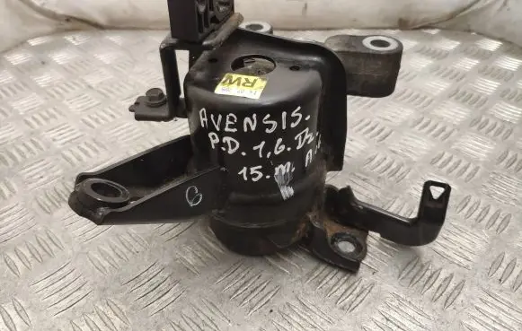 Toyota Avensis T270 Engine mount bracket
