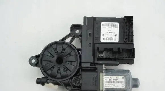 Volkswagen Golf Plus Front door window regulator motor 5M1837402P 5K0959702F 5K0959792