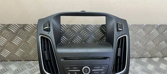 Head unit multimedia control