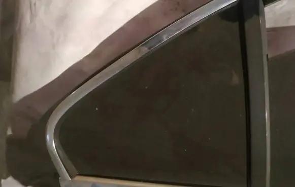 Peugeot 607 Rear vent window glass 