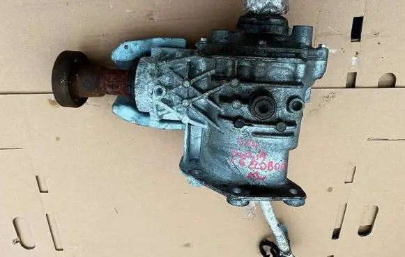 Ford Escape III Gearbox transfer box case CV617L486MD