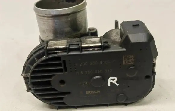 Opel Vivaro Throttle valve 8200330810F H8200330812