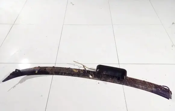 Peugeot 405 Wiper trim 9256183780