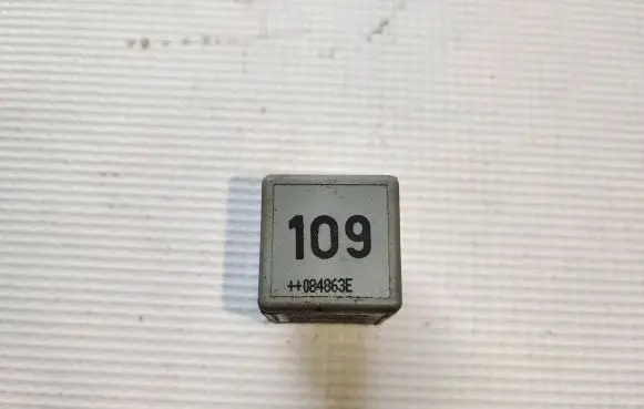 Skoda Octavia Mk1 (1U) Other relay 1j0906381a