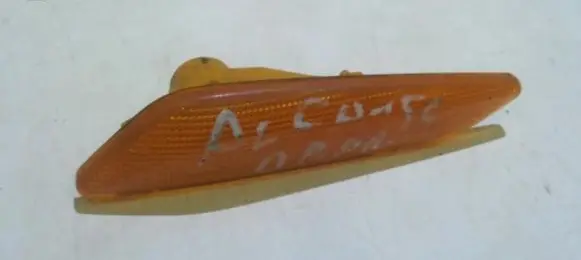 Alfa Romeo 156 Front fender indicator light 02132000 02.132.00.0