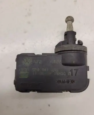 Seat Toledo III (5P) Headlight level adjustment motor 5P0941295