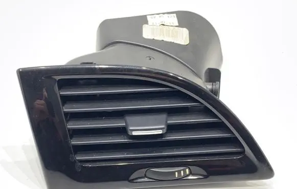 Renault Megane III Rear air vent grill 