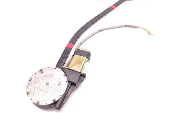 Nissan PickUp Front window lifting mechanism without motor 