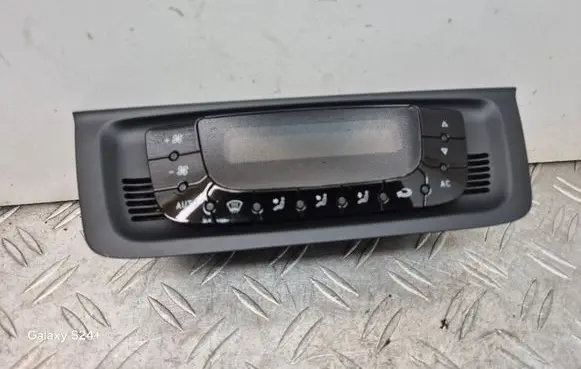 Seat Ibiza IV (6J,6P) Climate control unit 6J0820043A