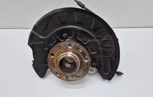 Volkswagen Golf VII Front wheel hub spindle knuckle 5Q0407258A