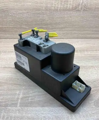 Mercedes-Benz CLK A208 C208 Central locking vacuum pump 2108002548 0132006364