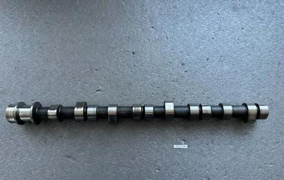 Mitsubishi Pajero Camshaft MD137163