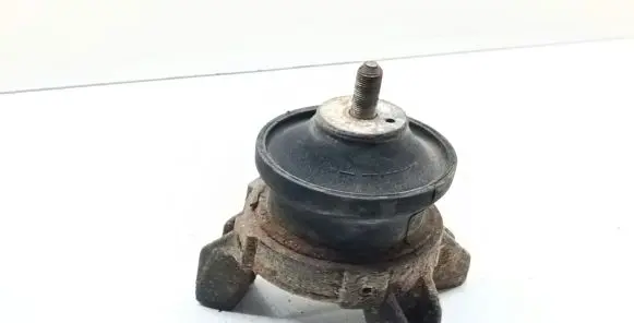 Hyundai Santa Fe Engine mount bracket