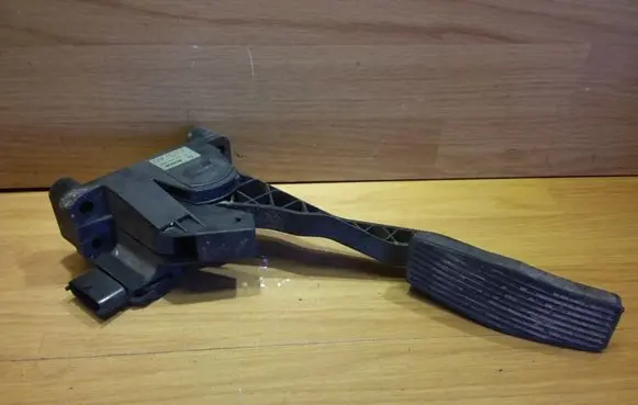 Opel Zafira A Accelerator throttle pedal 0281002298 09001736 90581208AQ