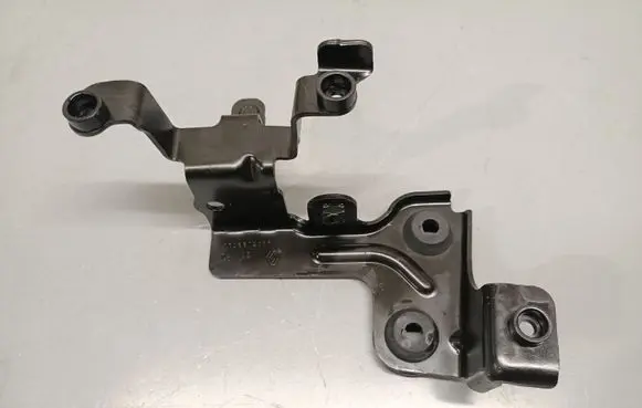 Renault Arkana Other engine bay part 165887253R