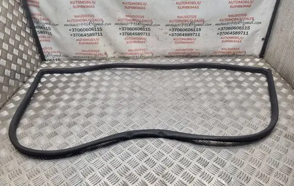 Volkswagen Touareg I Engine compartment rubber 7L6823707B