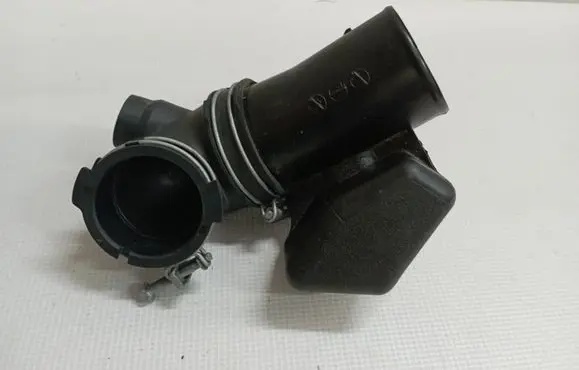 Toyota Prius (XW30) Air intake duct part 1788037100 1789437010