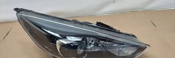 Ford Focus Headlight/headlamp F1EB13D154CE