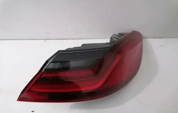 BMW 8 G14 Rear/tail lights 7445774