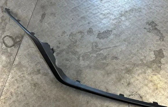 Volvo V60 Front bumper splitter molding 31383138