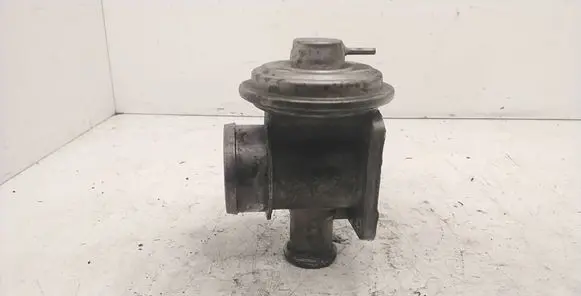 BMW 7 E65 E66 EGR valve 7785452