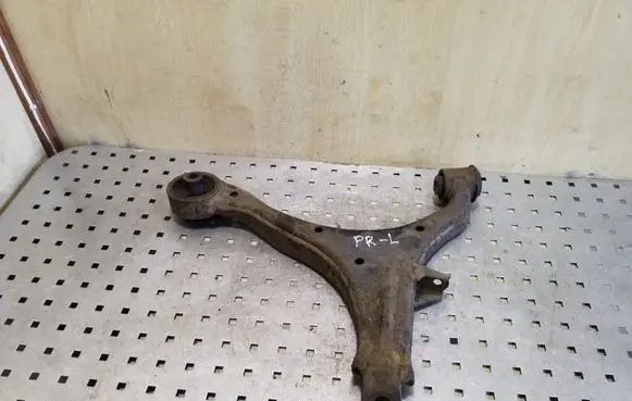 Honda CR-V Front lower control arm/wishbone