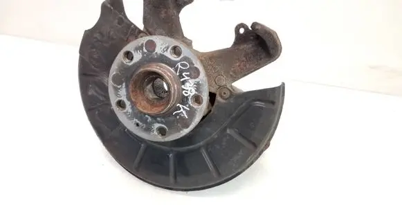 Skoda Octavia Mk2 (1Z) Front wheel hub spindle knuckle