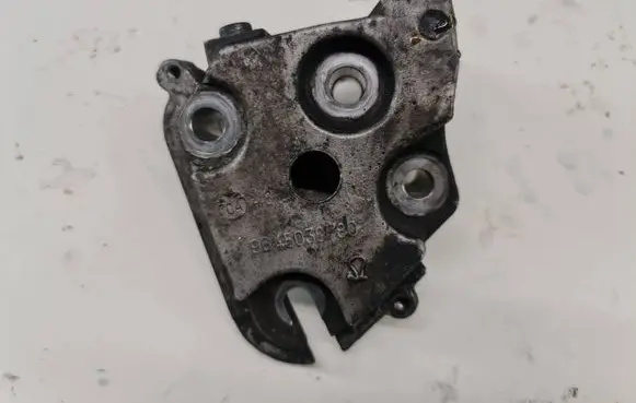 Peugeot 407 Engine mounting bracket 9645030780