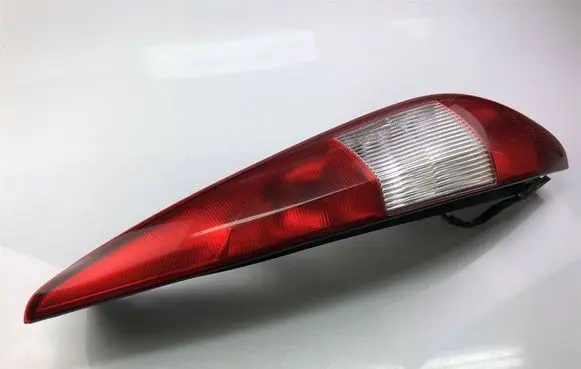 Ford Mondeo Mk III Headlight/headlamp 1S7113A602CE