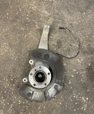 BMW 5 GT F07 Front wheel hub 6775768