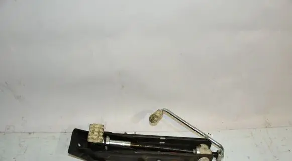 BMW 5 E39 Lift Jack 6757131