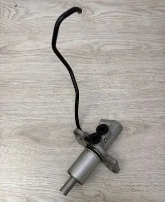 Audi A4 S4 B7 8E 8H Master brake cylinder