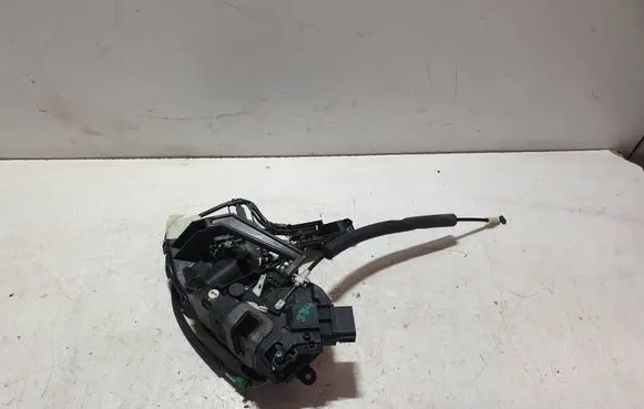 Jaguar XJL Rear door lock 8X2A26413BC A048317