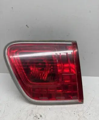 Toyota Avensis T270 Tailgate rear/tail lights
