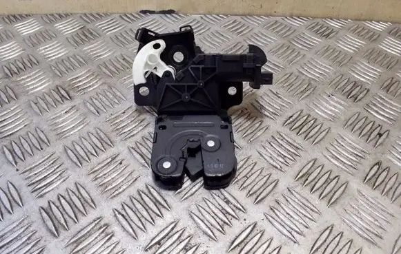 Audi TT TTS Mk2 Tailgate/trunk/boot lock/catch/latch 8P4827505C