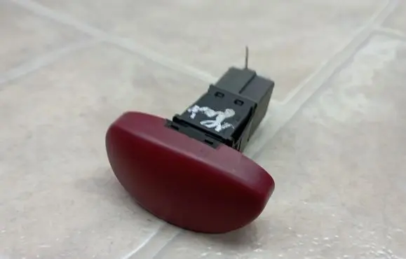 Peugeot 206 Hazard light switch 28E9