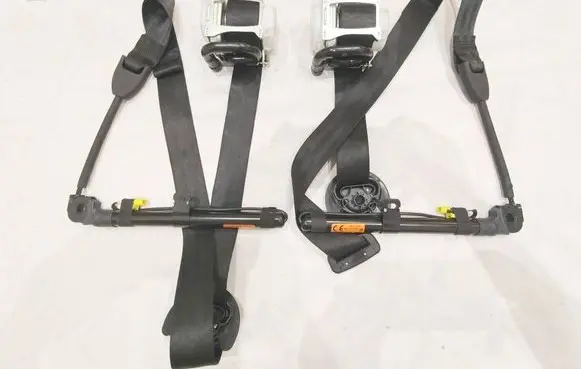 Volkswagen Tiguan Front seatbelt 571857705 571857706