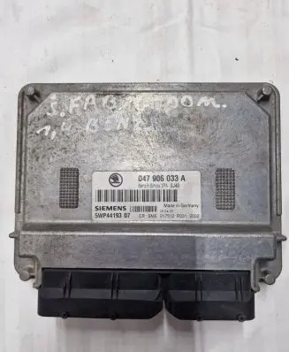 Skoda Fabia Mk1 (6Y) Engine control unit/module 047906033A 5WP4419307