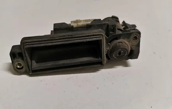 Mercedes-Benz E W211 Tailgate opening switch A2037500693